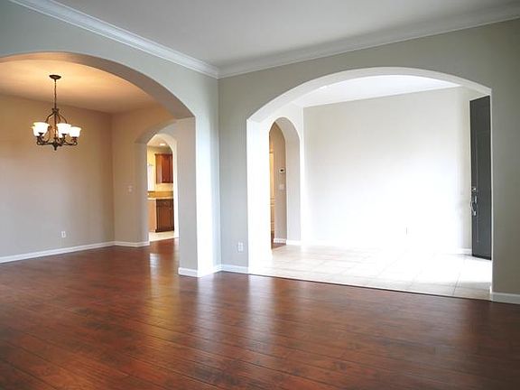 4th image of 370 W Piedmont Dr