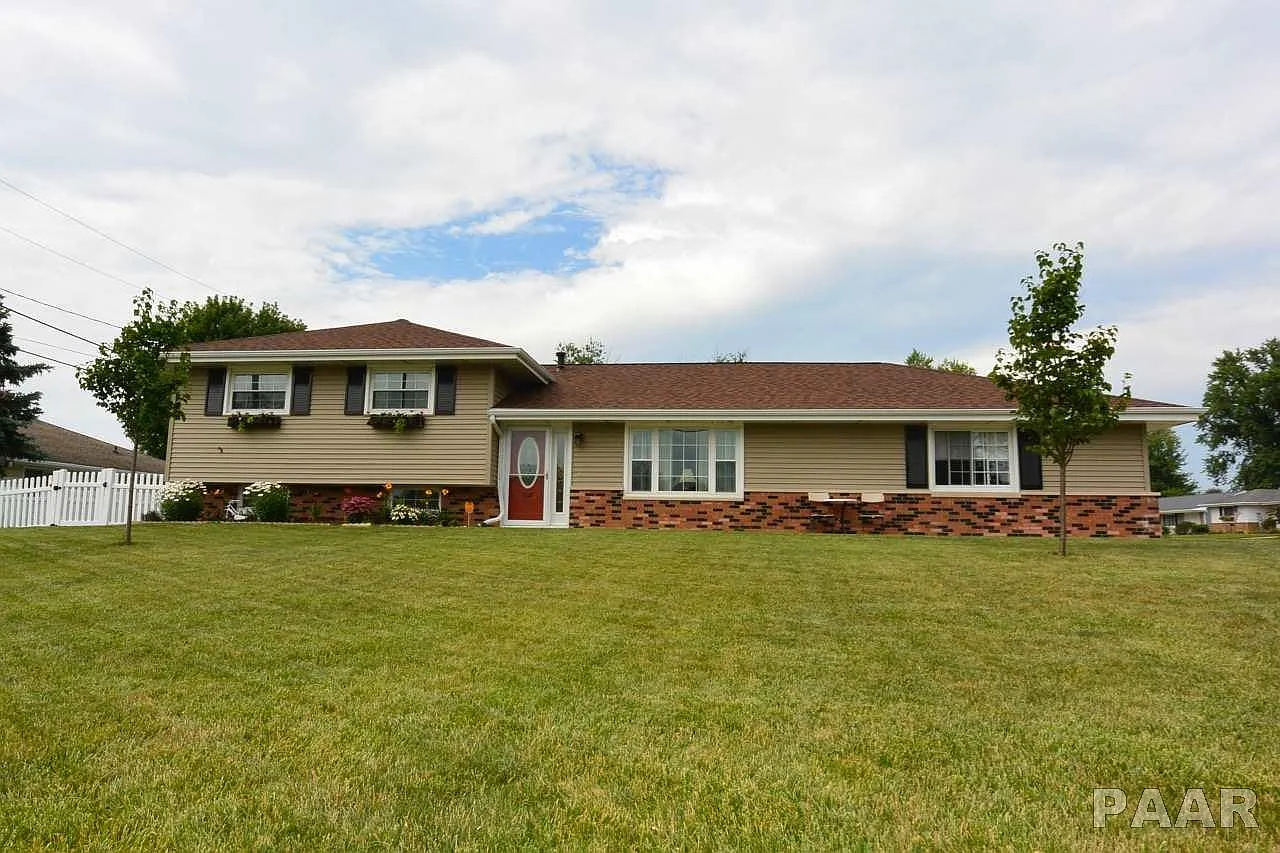 5605 W Dirksen Pkwy photo 1