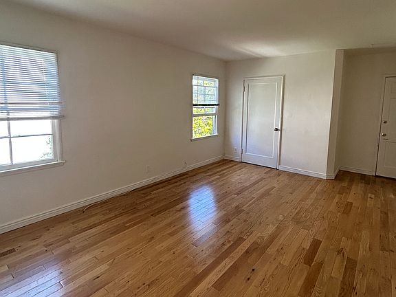 3rd image of 645 S Burnside Ave APT 20