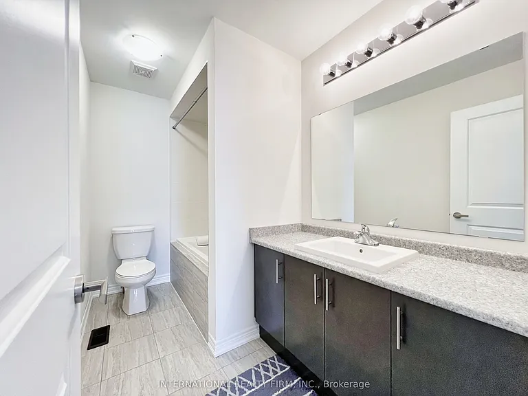 1 Frederick Pearson St — Photo 32