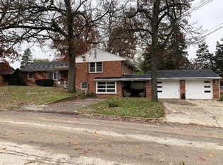 209 E Graham St, Dixon, IL 61021