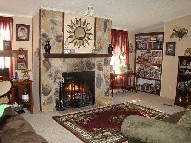 2nd image of 803 Hickory St