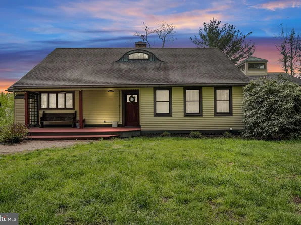 1224 Charcoal Rd, Harrisburg, PA 17112