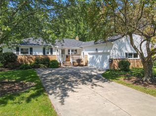 5679 Falkirk Rd, Lyndhurst, OH 44124