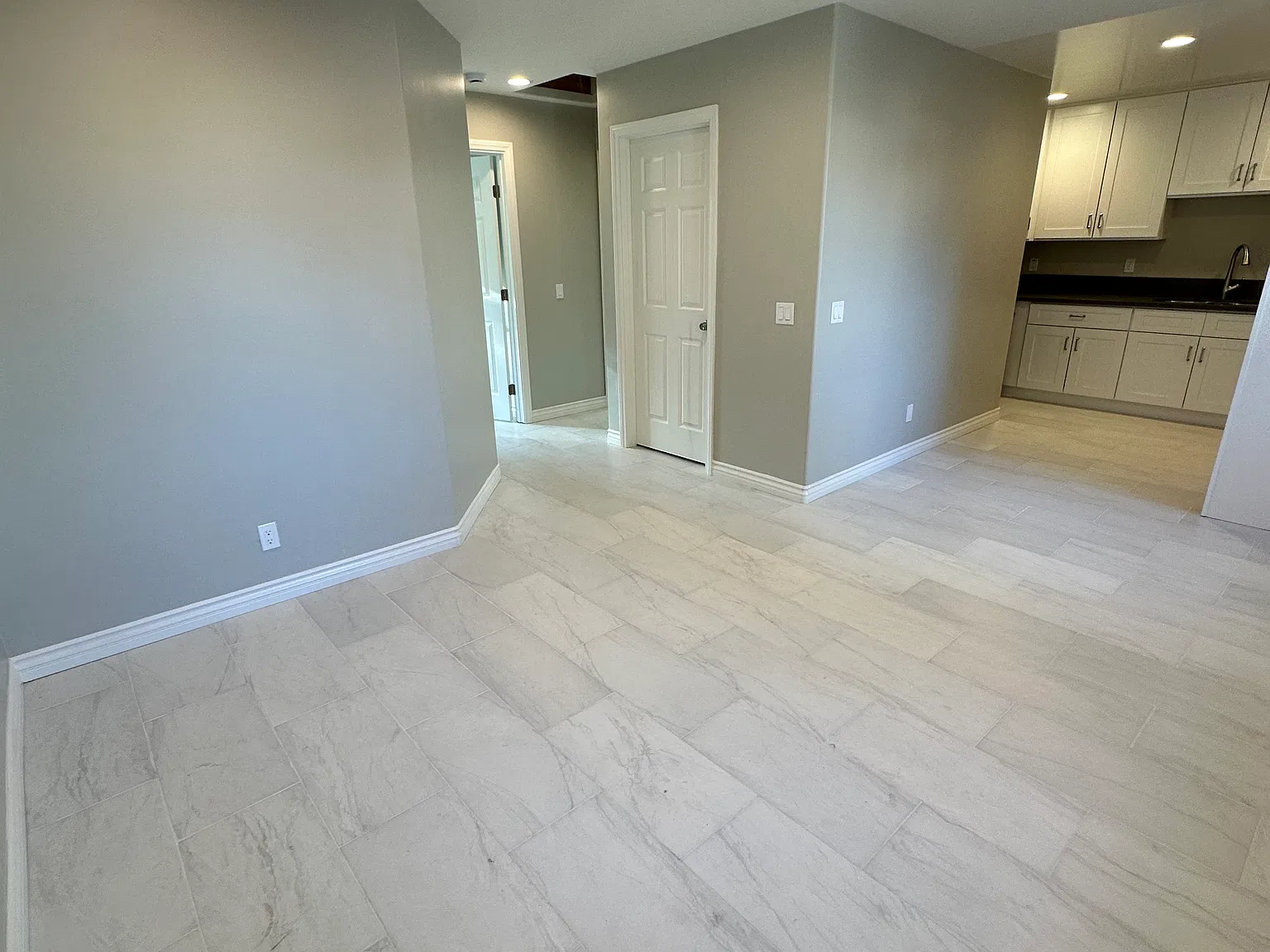 2 bed, 663 sqft, $2,700 — Photo 4