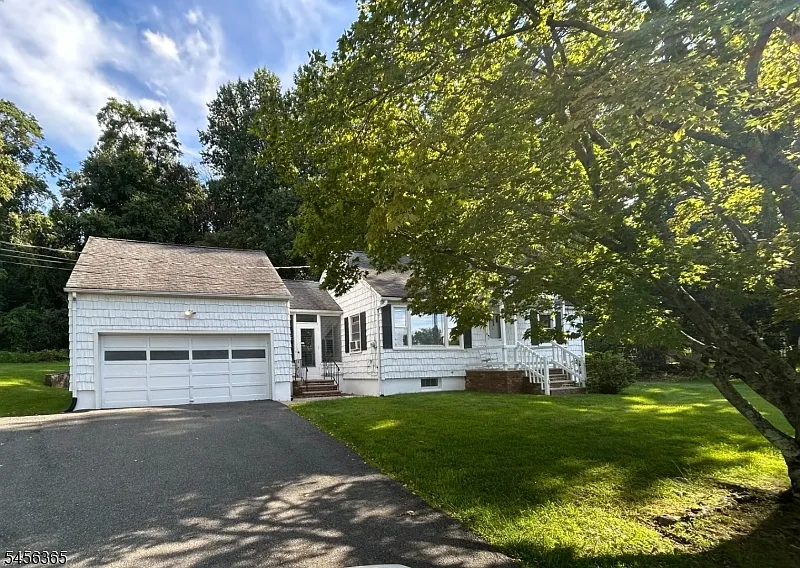 318 Palmer Rd