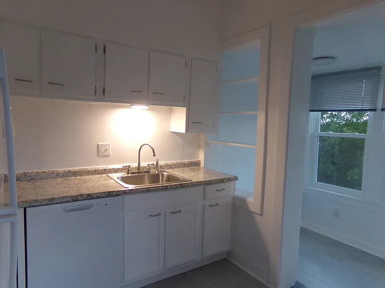 2830 Broadway Ave #2 — Photo 12