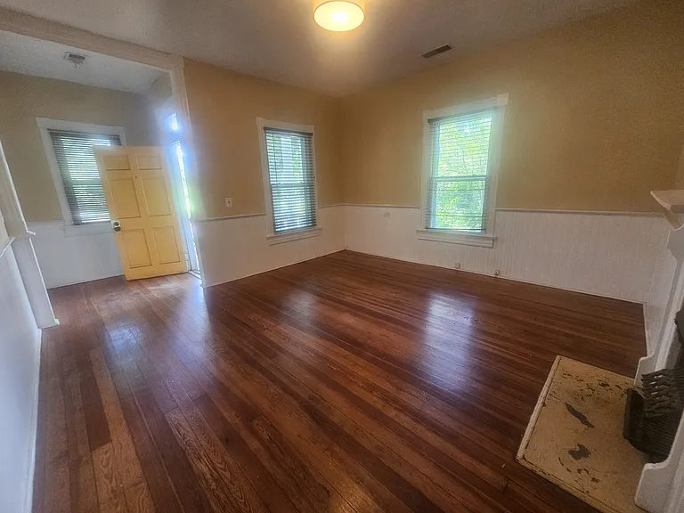 465 Cameron St SE — Photo 5