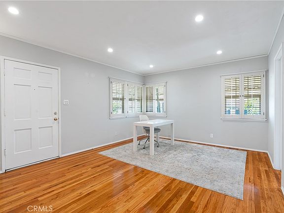 4th image of 7408 Farmdale Ave