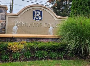 9203 Ravenscroft Rd, Clifton, NJ 07013