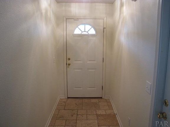 2nd image of 612 Desert Oak Dr
