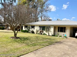 213 Georgia St, Batesville, MS 38606