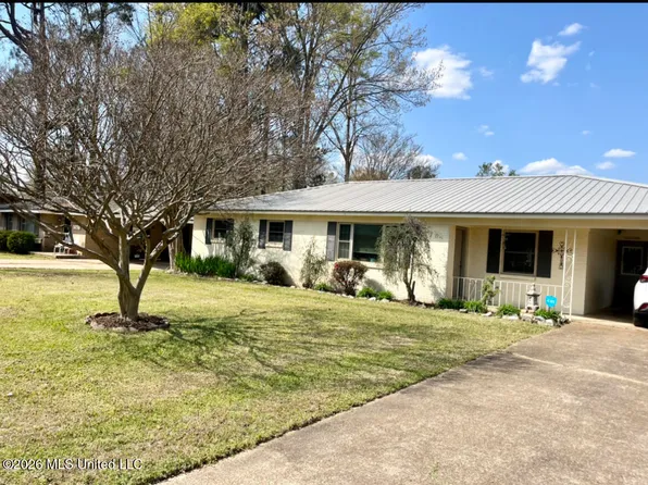 213 Georgia St, Batesville, MS 38606