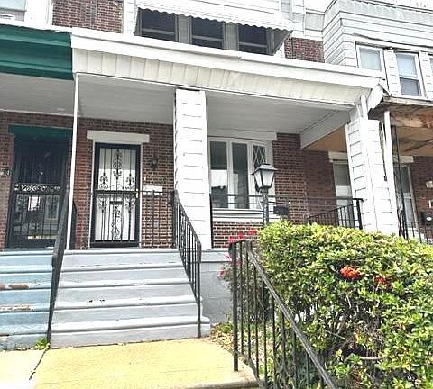 3rd image of 5732 N Woodstock St