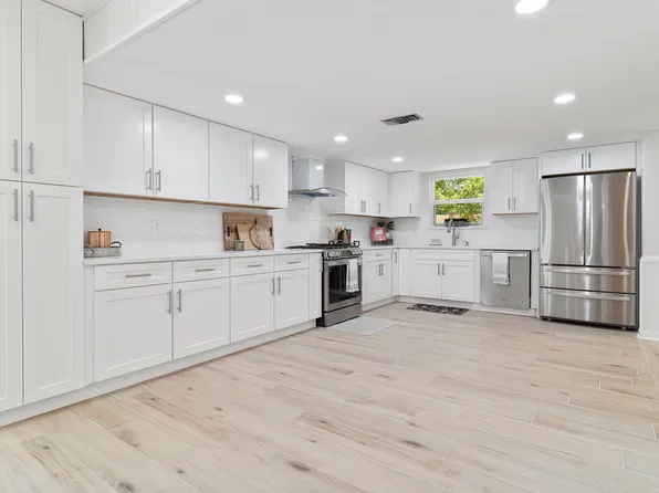 100 Josie Rd, Mary Esther, FL 32569