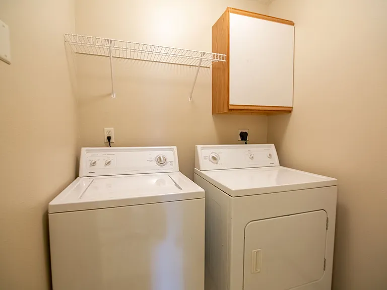 Turnpike Apartments — Photo 5
