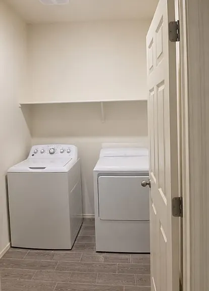 216 W Tropical Dr — Photo 3