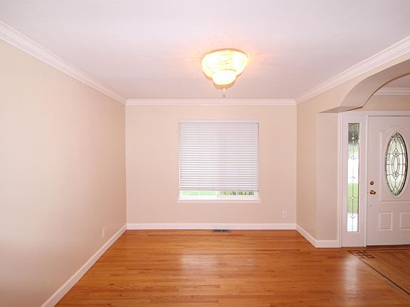 5th image of 1605 Bird Ave