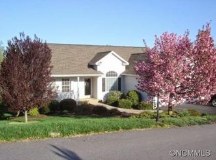 12 Worthington Ln, Weaverville, NC 28787