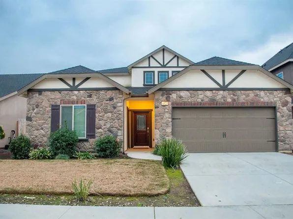 1923 W Humboldt Dr, Hanford, CA 93230