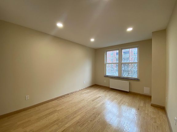 2nd image of 105 Oceana Dr E #44