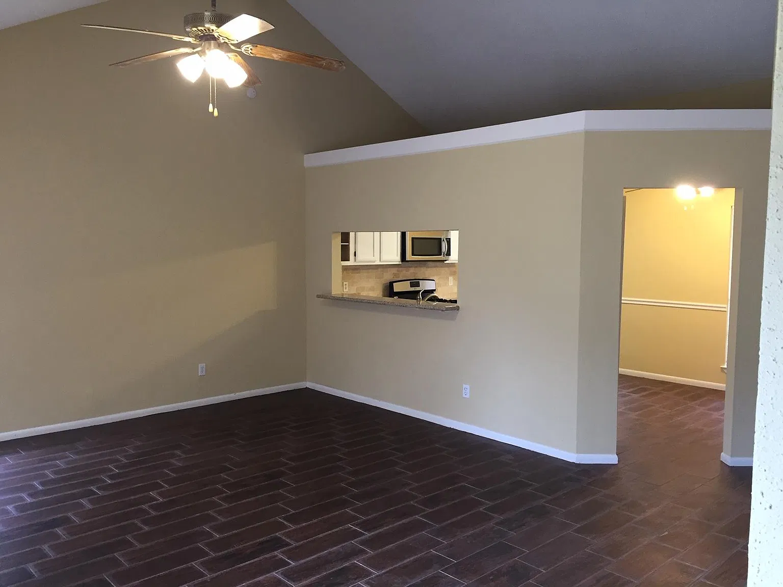 3 bed, 1326 sqft, $1,700 — Photo 4