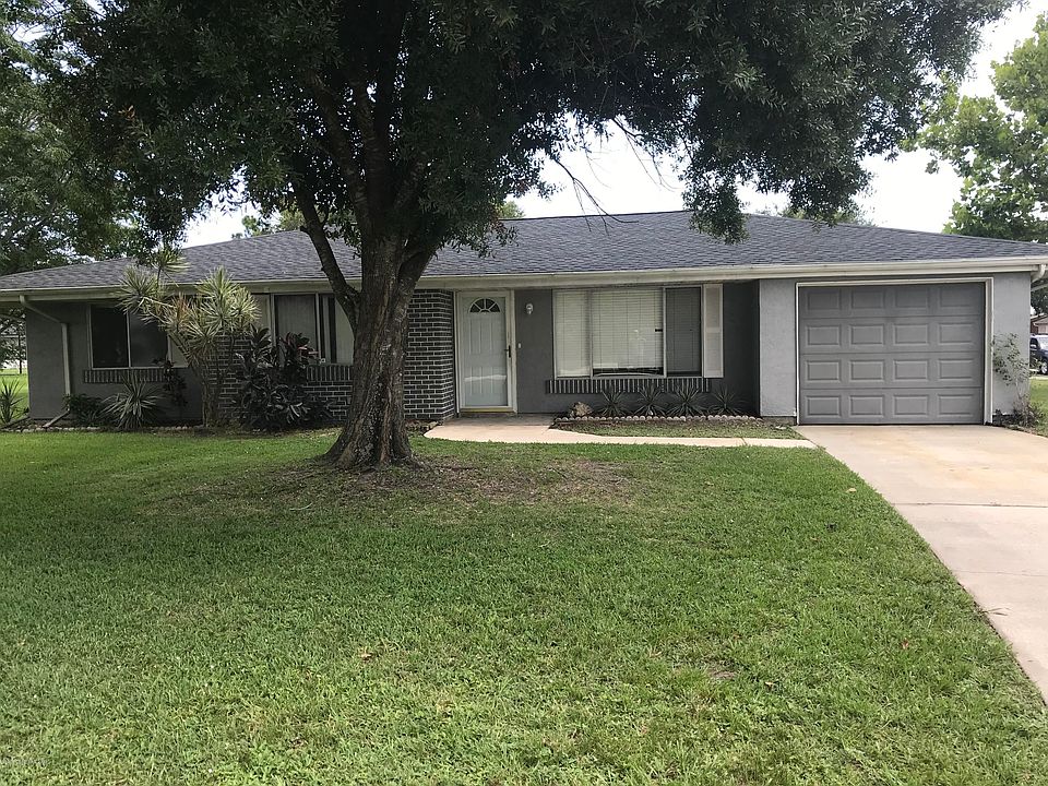 2nd image of 1650 Riviera Dr NE