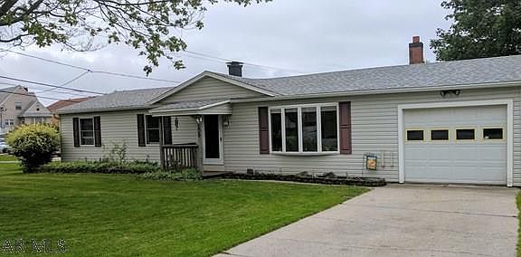 3rd image of 109 Hite St