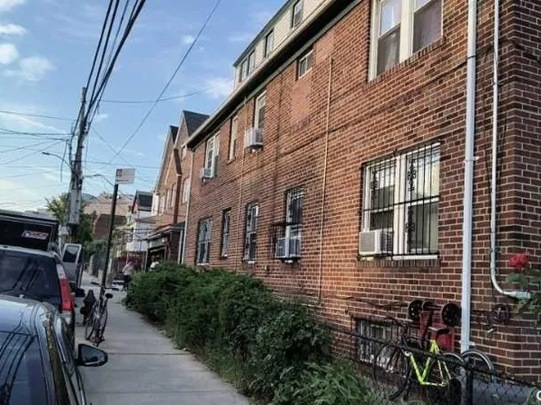 79-01 45th Avenue image 2 of 5