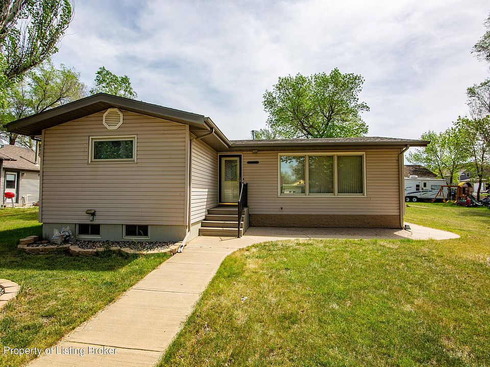 1st image of 309 1st Ave SW