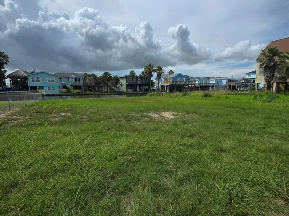 90 Bayou Vista Dr, Hitchcock, TX 77563