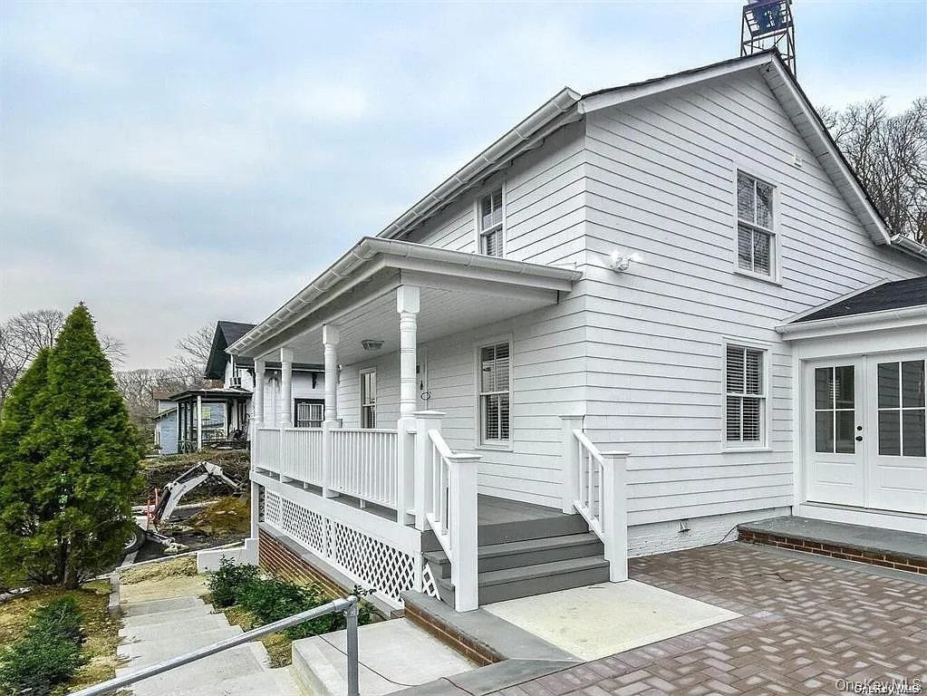 Building Photo - 1667A Northern Blvd #A