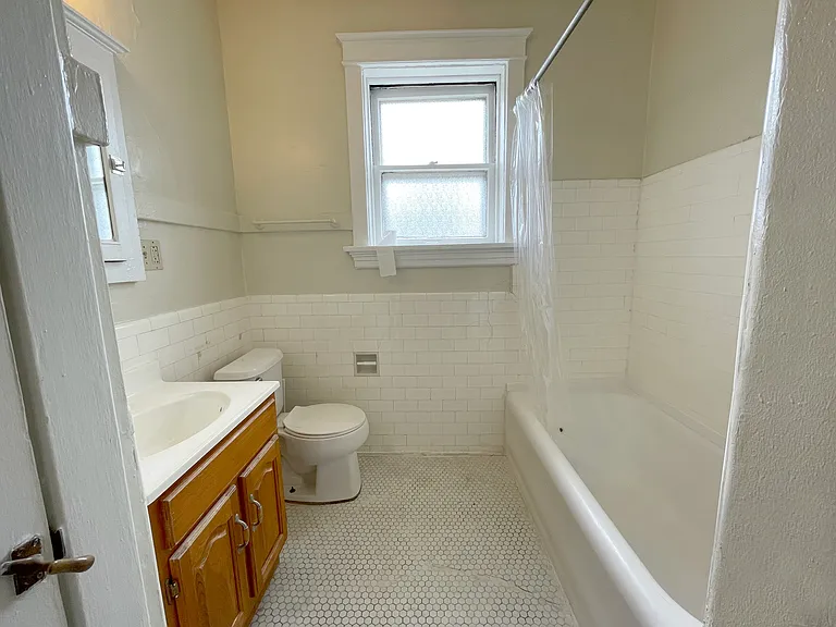 800 Kingsland Ave — Photo 8
