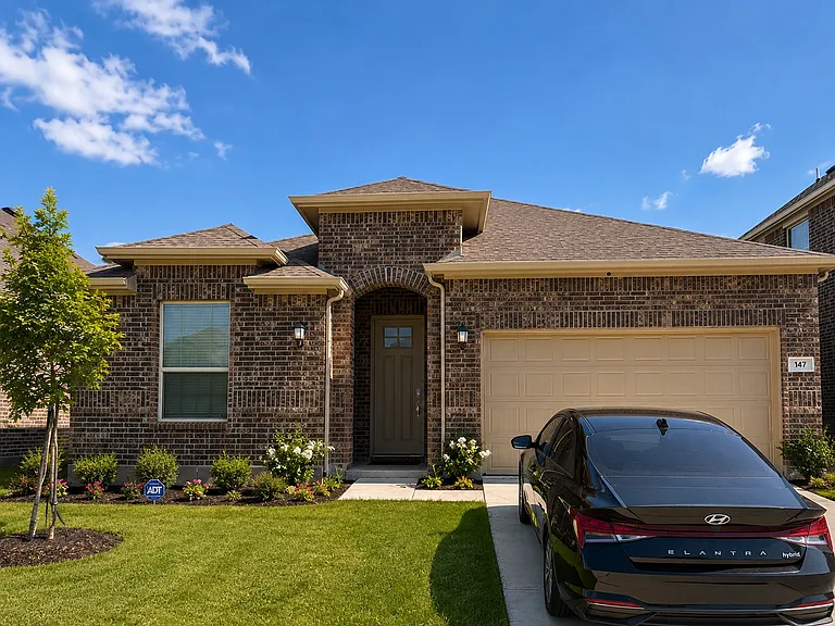 147 Starfall Dr — Photo 1
