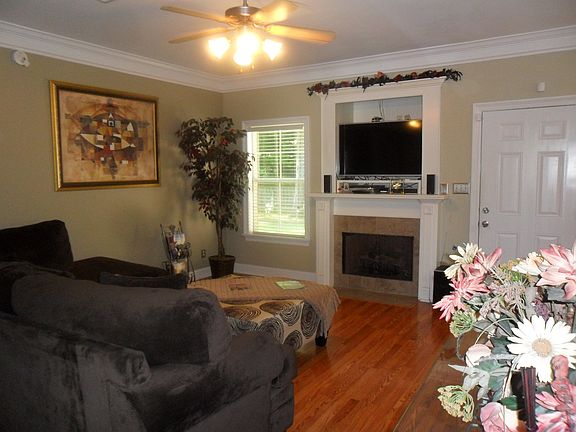 2nd image of 109 Cedar Creek Dr
