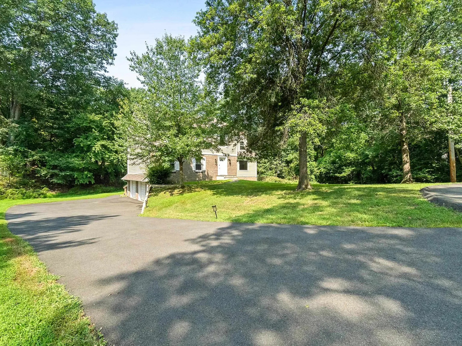 4 bed, 2.5 bath, $6,500 — Photo 3