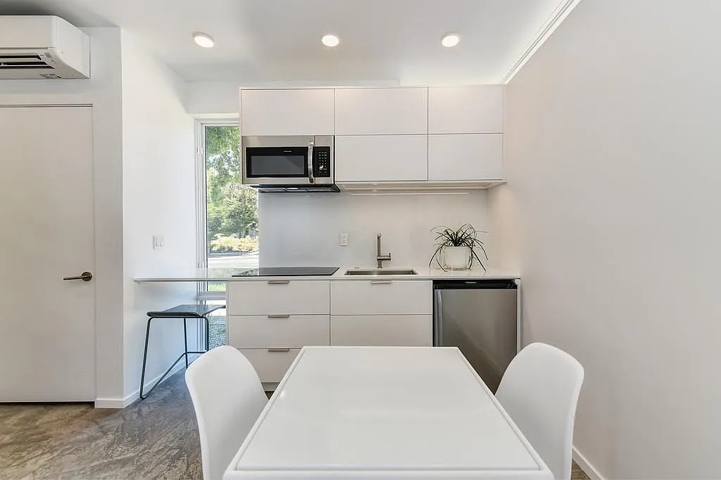2 bed, 1380 sqft, $2,895 — Photo 4