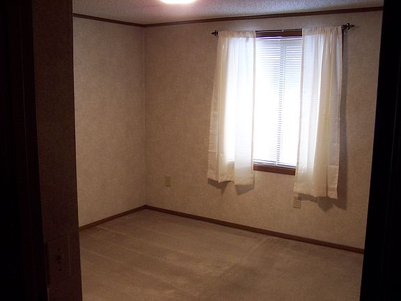 5th image of 8103B Glen Hollow Dr
