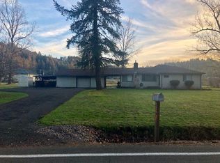 1759 Glide Loop Dr, Glide, OR 97443