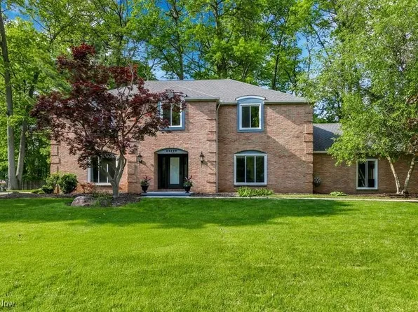 24228 Stonehedge Dr, Westlake, OH 44145