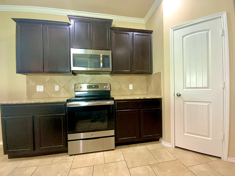 1810 Logan Trl — Photo 13