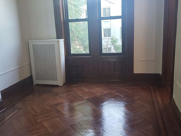 2nd image of 603A Halsey St #3