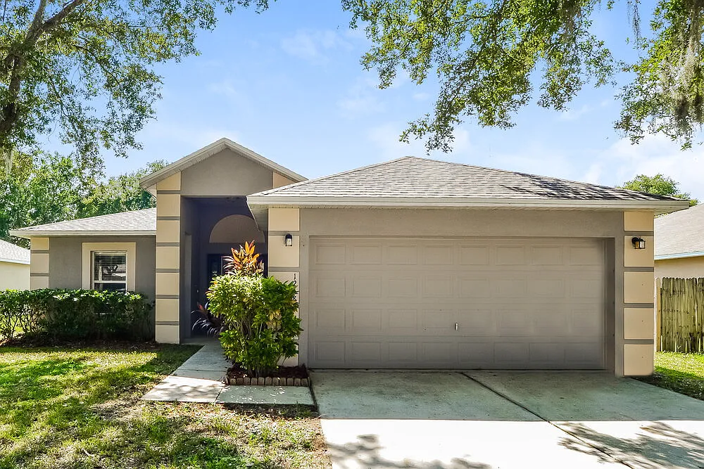 3 bed, 2.0 bath, 1632 sqft, $2,190 — Photo 1