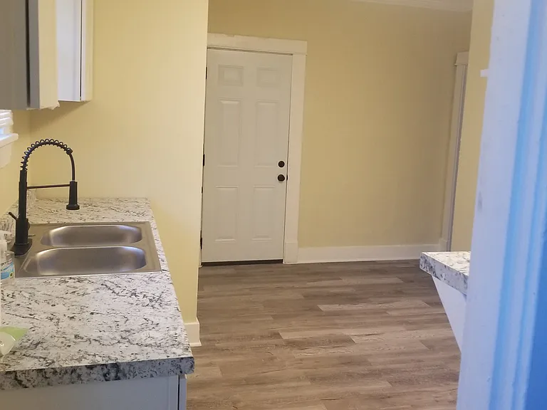1651 Waverly Ave — Photo 4