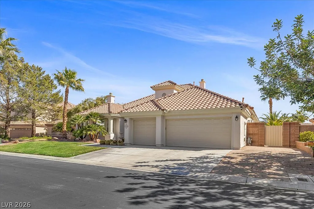 4 bed, 4.5 bath, 3409 sqft, $4,500 — Photo 2