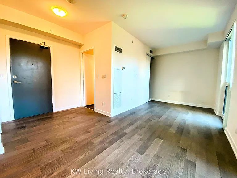 17 Dundonald St #406 — Photo 8