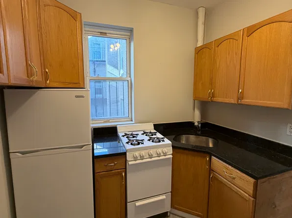 1193 Commonwealth Ave APT 18, Boston, MA 02134