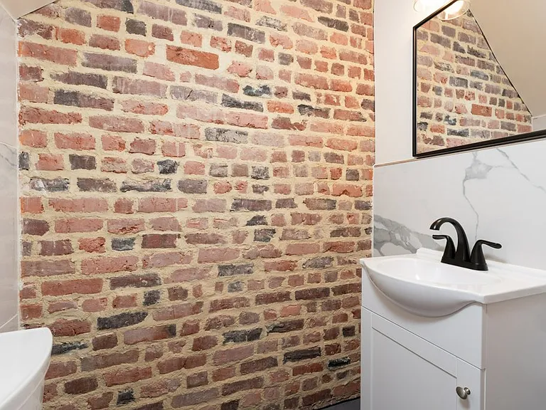 1224 W Cary St — Photo 12