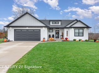 10463 Elly Ln, Freeland, MI