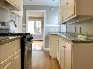 59 8th St, Providence, RI 02906